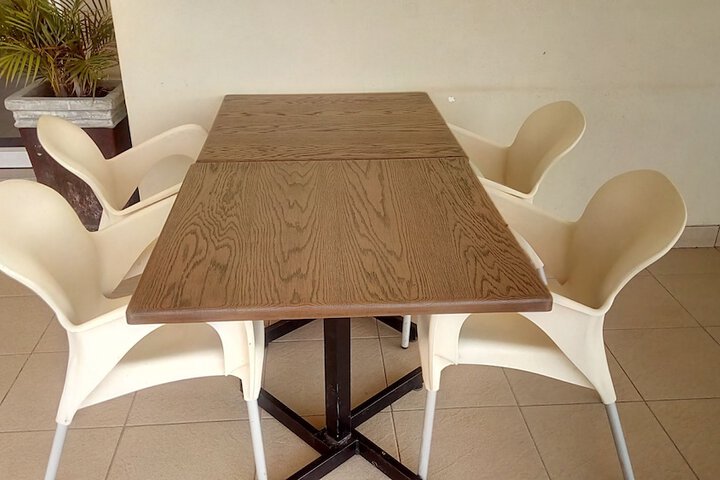 Dining 60 of 82