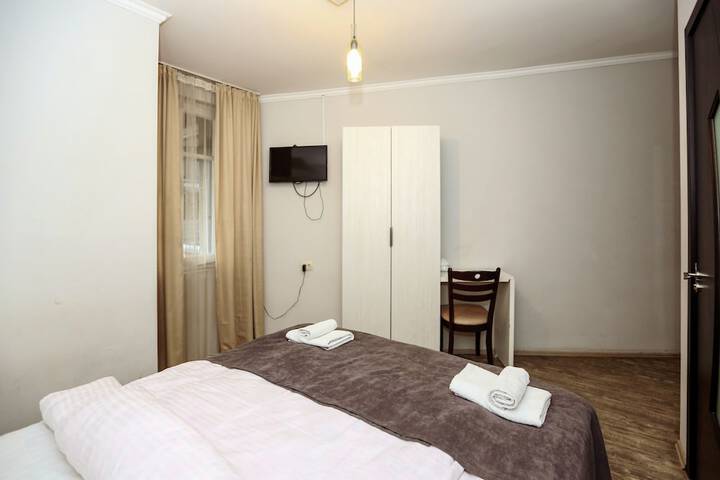 Room 68 of 131