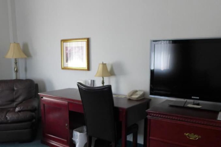 Room 14 of 28