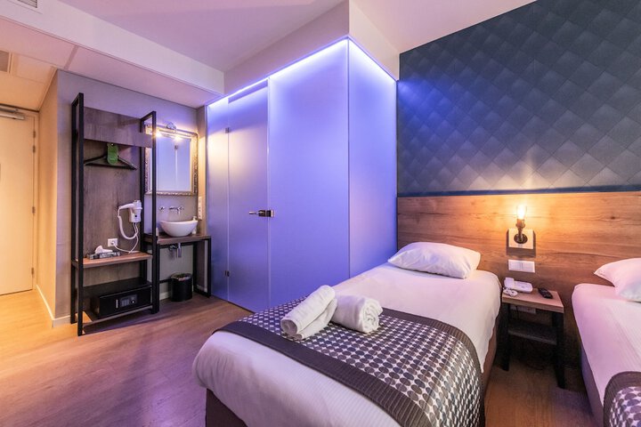 Room 49 of 58