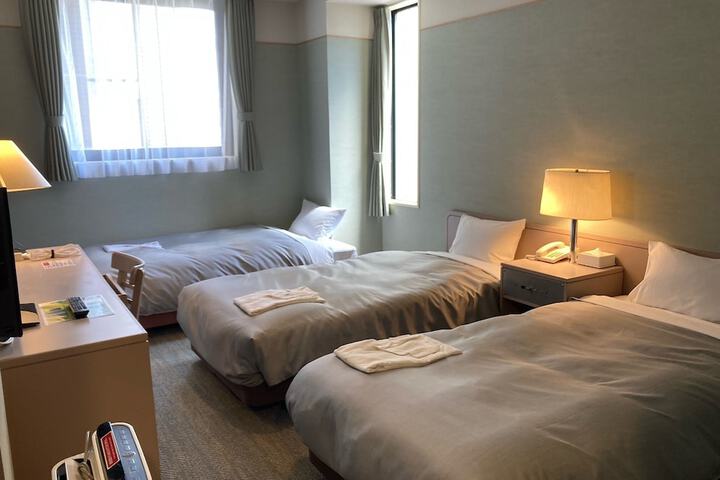 Room 10 of 29