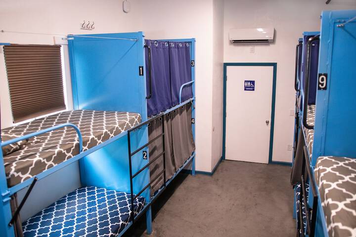Room 15 of 77