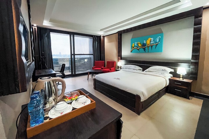 Room 4 of 41