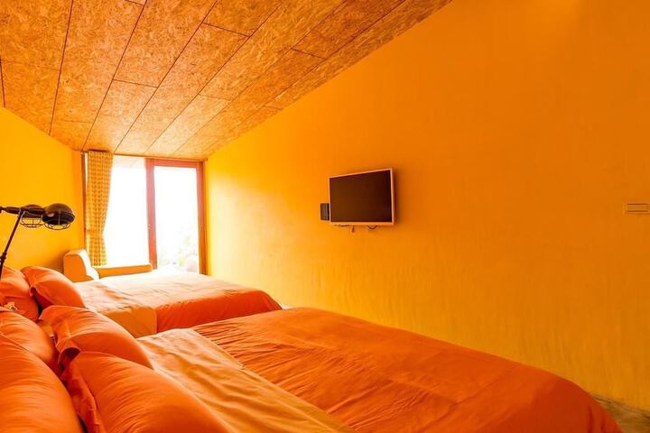 Room 9 of 9