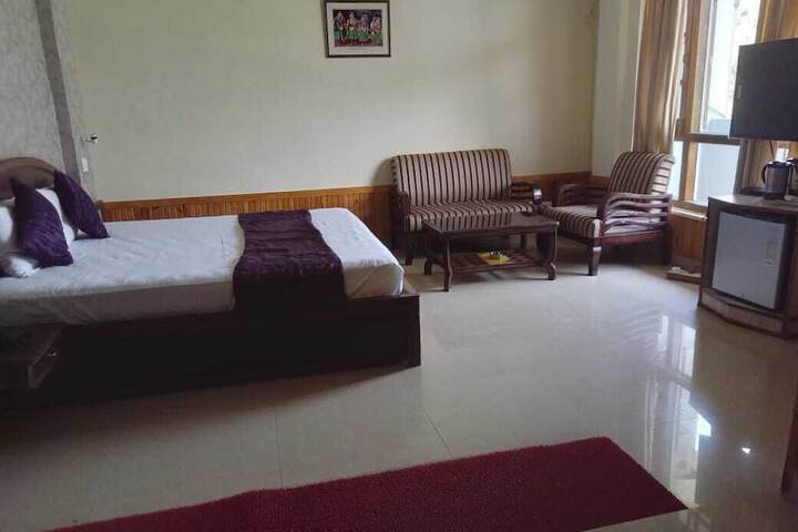 Room 4 of 14