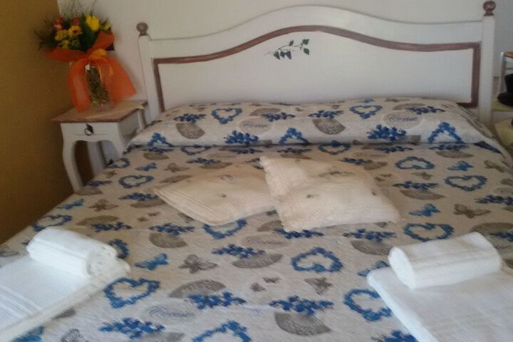 Room 6 of 16