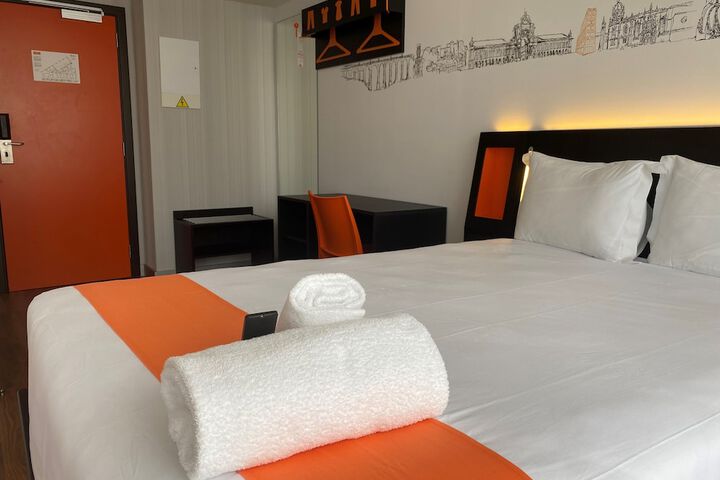 Room 14 of 40