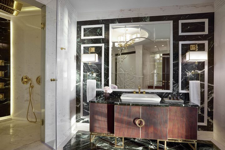 Room 214 of 400