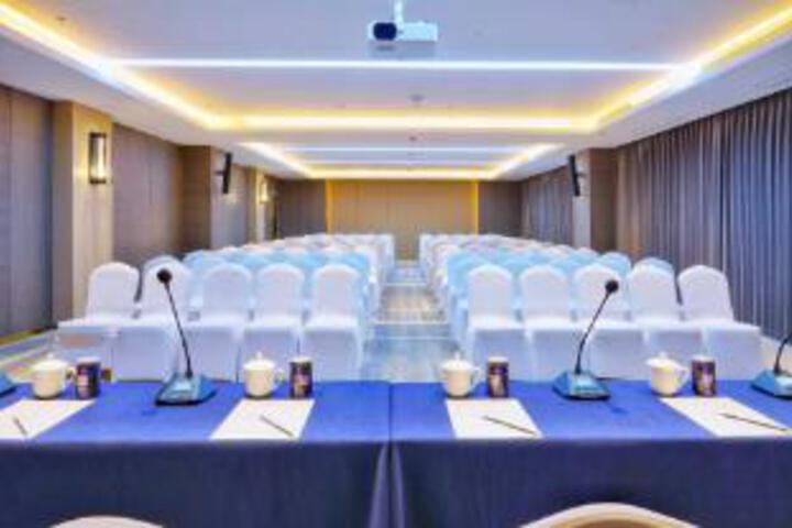 Room 8 of 23
