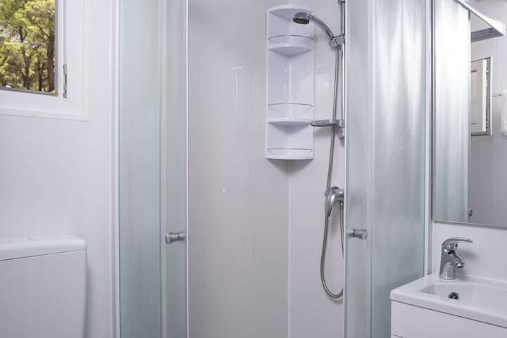 Room 17 of 28