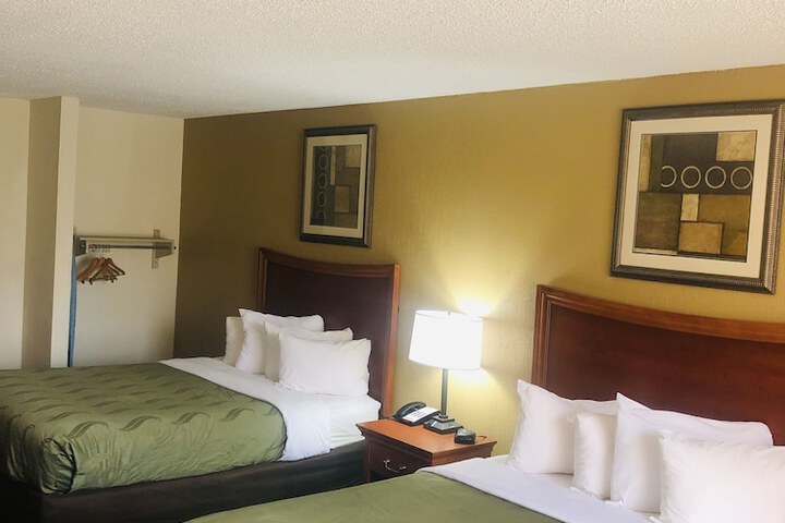 2 Queen Beds (9 of 35)