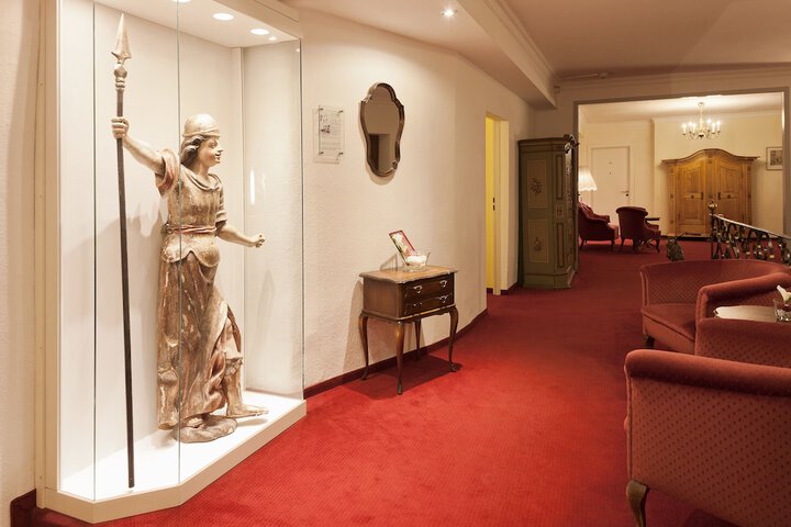 Ballroom/Hall 22 of 32