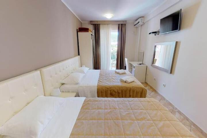 Room 14 of 63