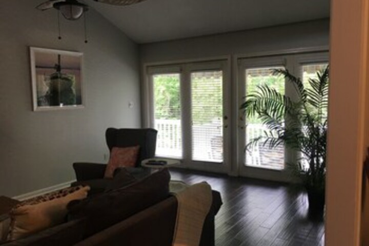 Room 6 of 13