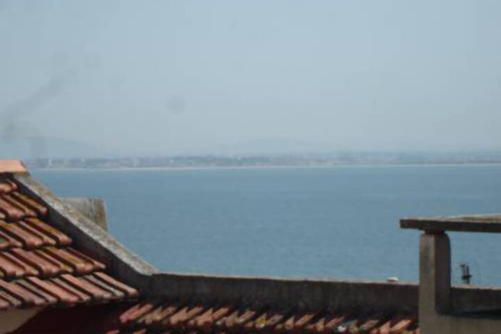 Hero Image 1 of 1