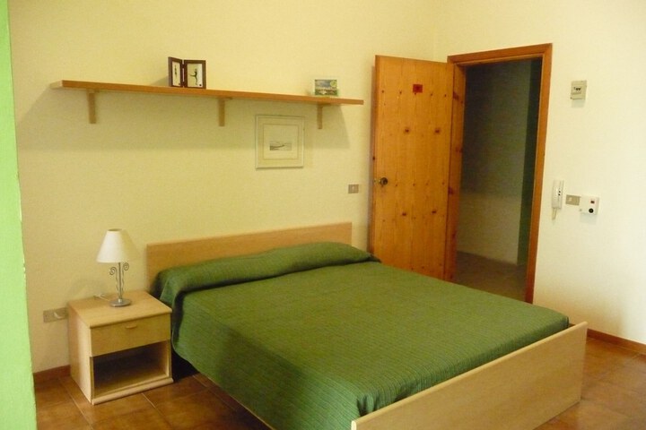 Room 7 of 65