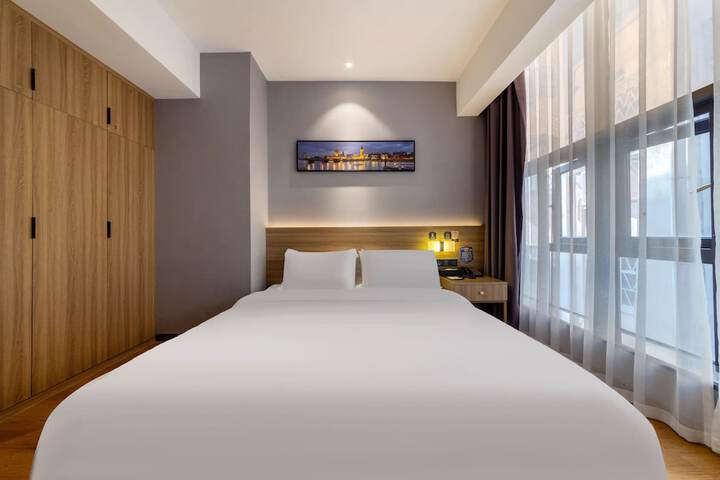 Room 29 of 48