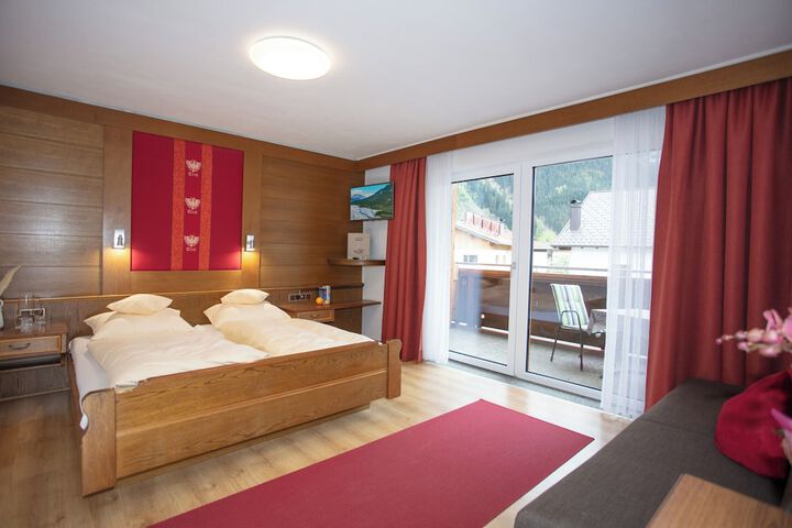 Room 5 of 33