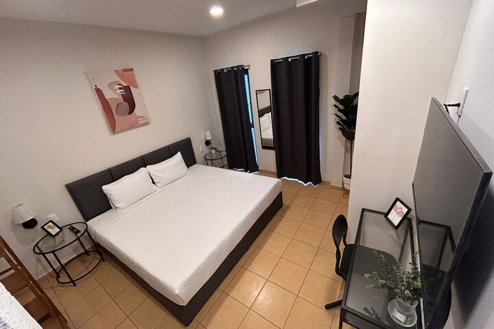 Room 18 of 48