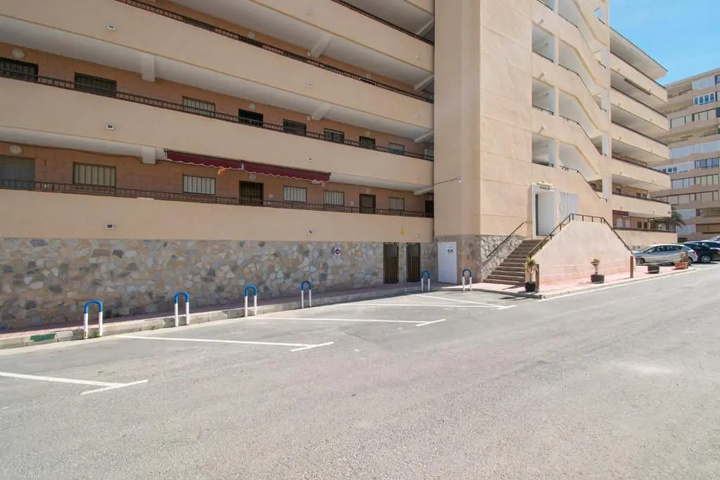 074 Tropical Paradise - Alicante Holiday
