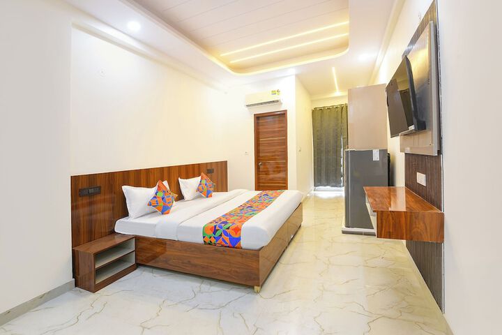 Room 19 of 32