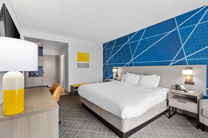 Room 34 of 74