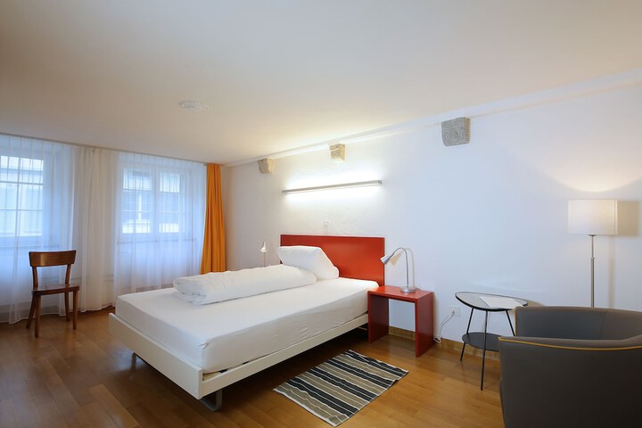 Room 30 of 60