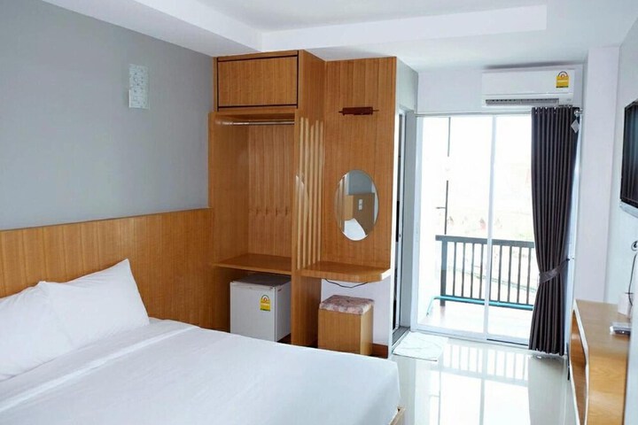 Room 13 of 40