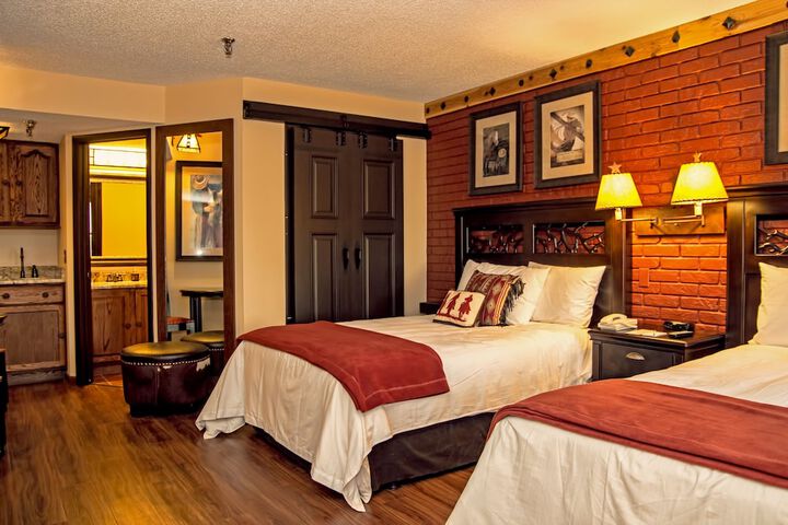Standard Room, King or Two Doubles (9 of 25)