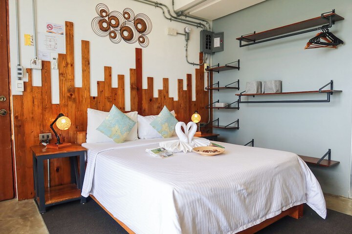 Room 32 of 240