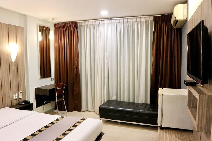 Room 5 of 30