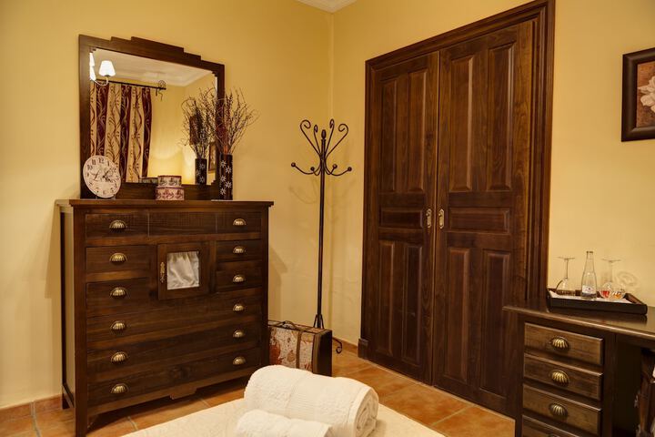 Room 10 of 34