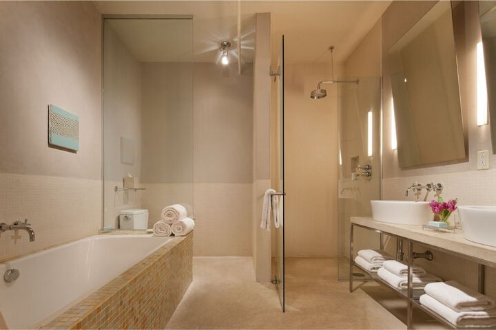 Room 43 of 48