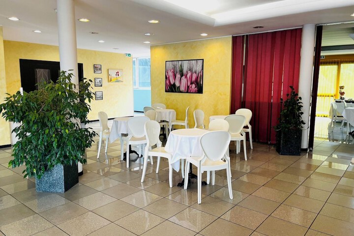 Hotel Interior 4 of 21
