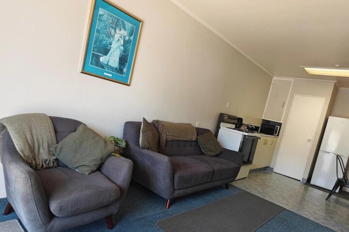 Room 14 of 18