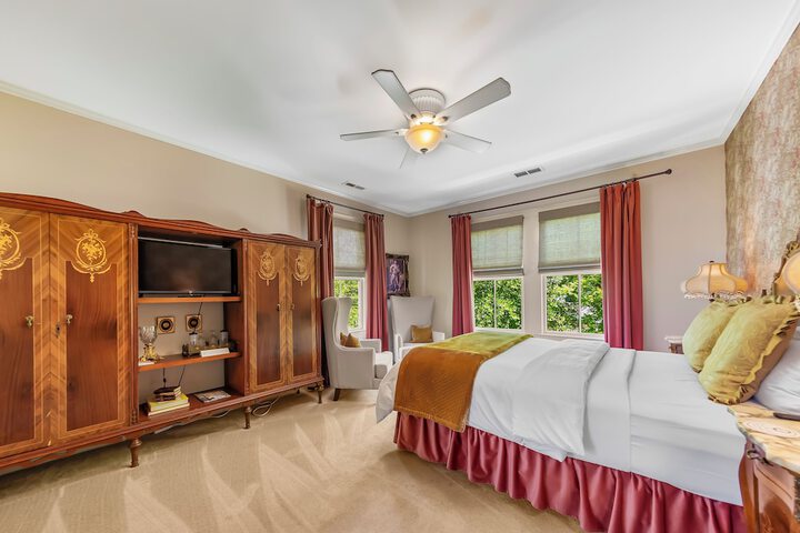 Room 27 of 78