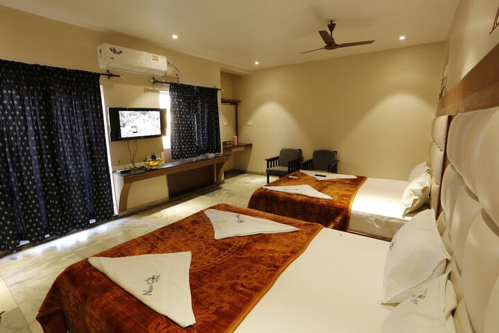 Room 16 of 33