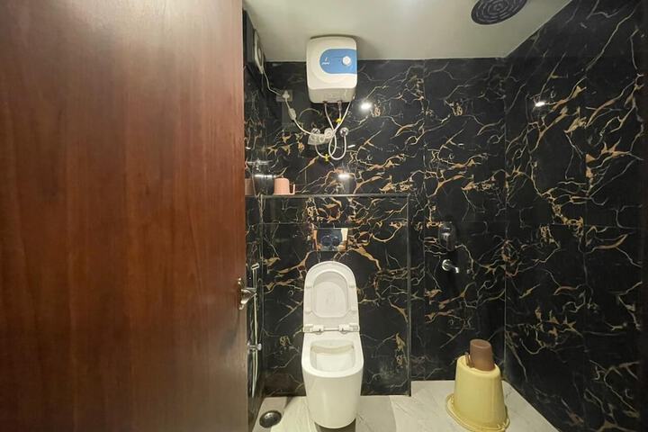 Room 44 of 73