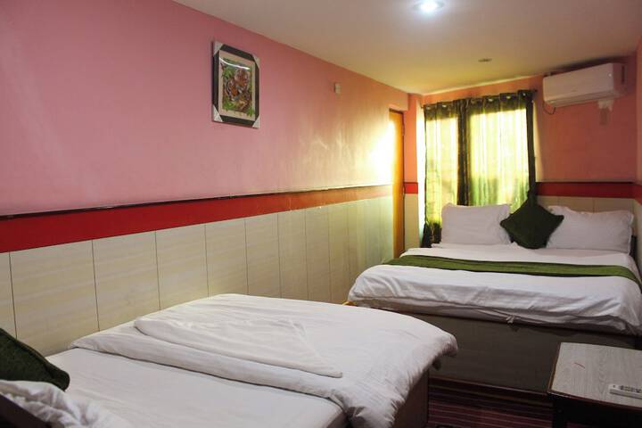 Room 10 of 13