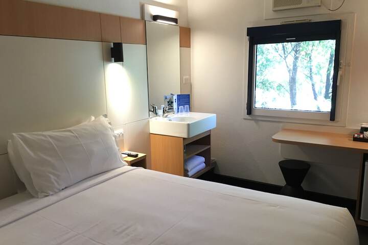 Room 1 of 19