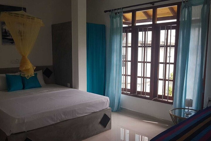 Room 6 of 19