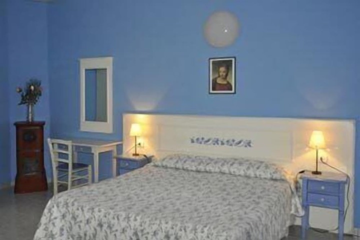 Room 7 of 25