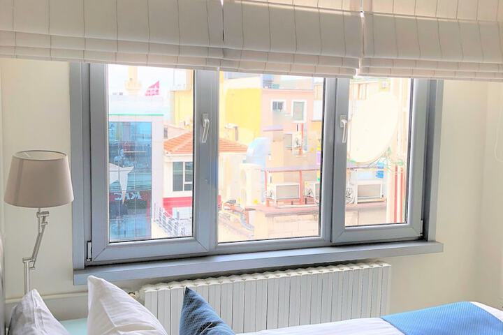 Room 4 of 85