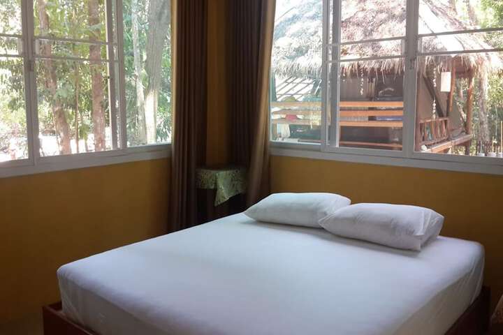 Room 27 of 46