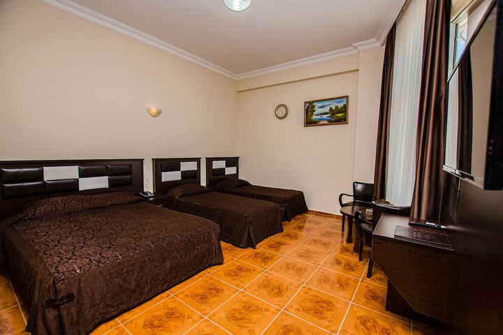Room 25 of 64