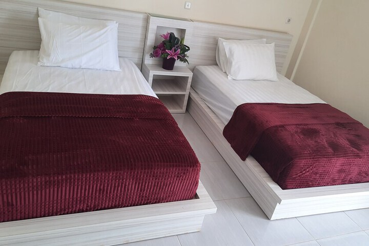 Room 9 of 42
