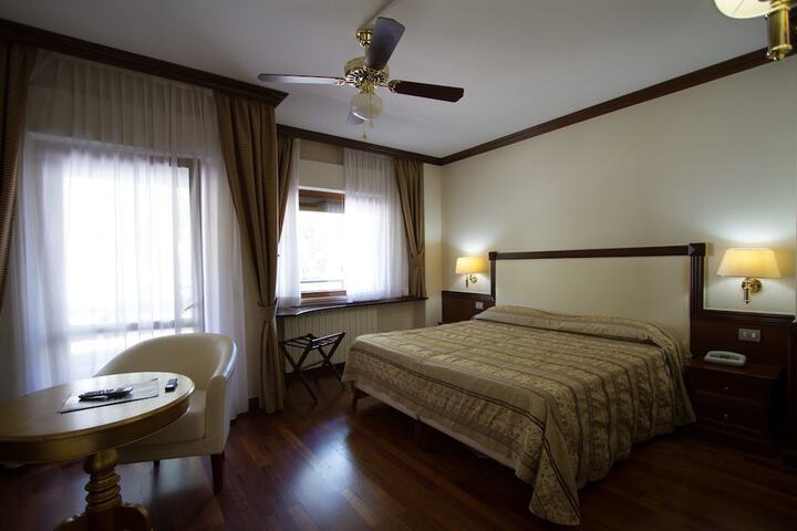 Room 8 of 62