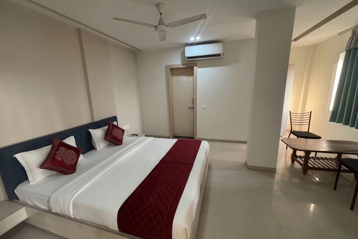 Room 17 of 37