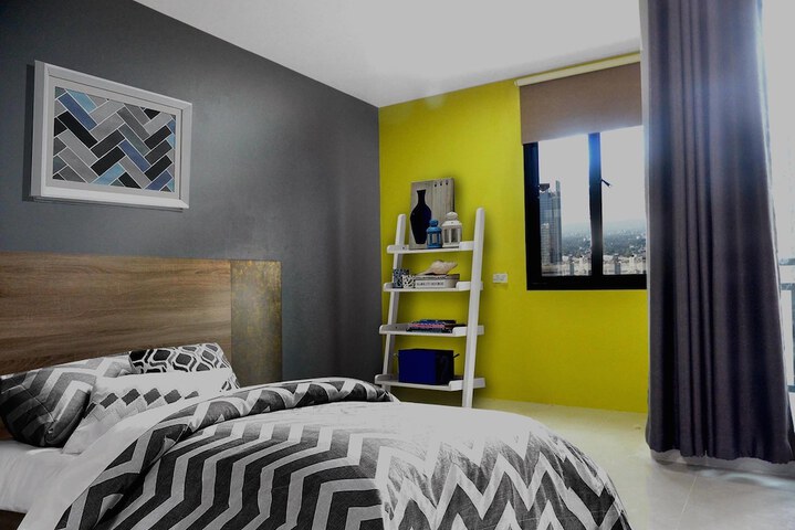 Room 6 of 20