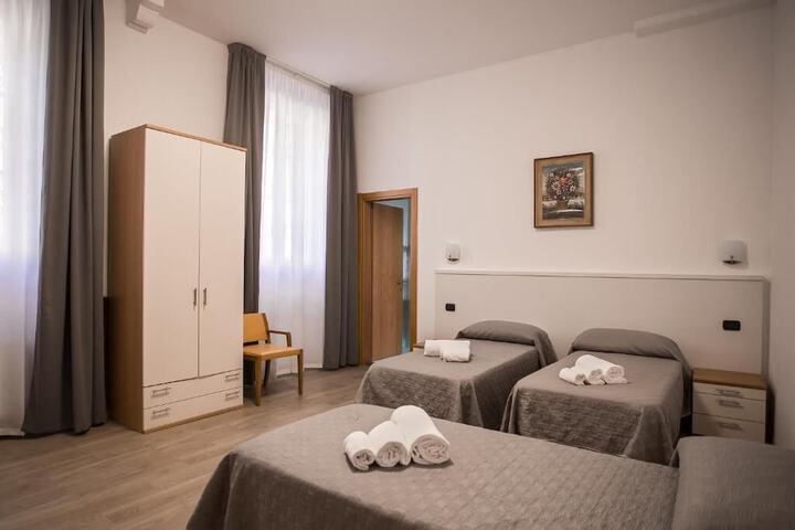 Room 16 of 25